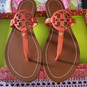 Turi Burch Gabriel Flat Thong size 7.5